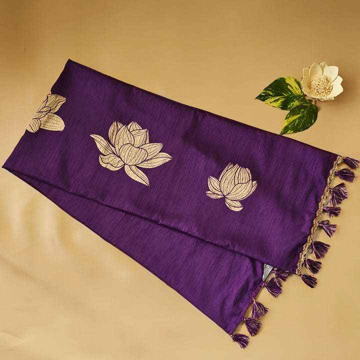 Handmade Lotus Grand Gift Hamper | Includes 1 Runner, 6 Table Mats, 6 Napkins, 6 Napkin Rings And 1 Gift Box