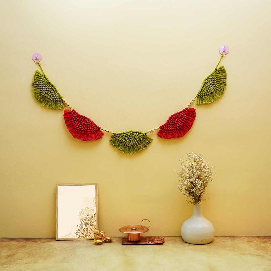 Handcrafted Shell Pattern Macrame Door Toran