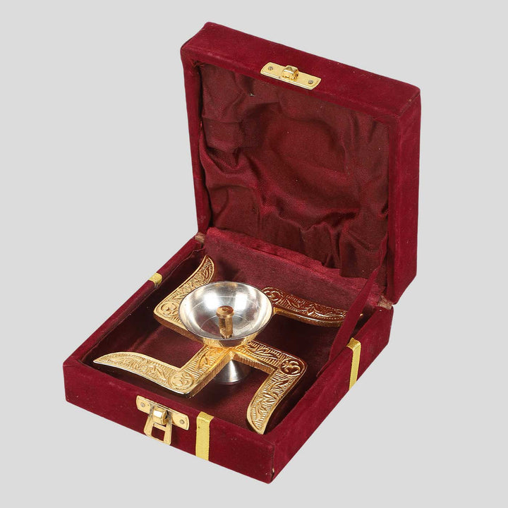 Handmade Satiya Brass Oil Lamp / Diya