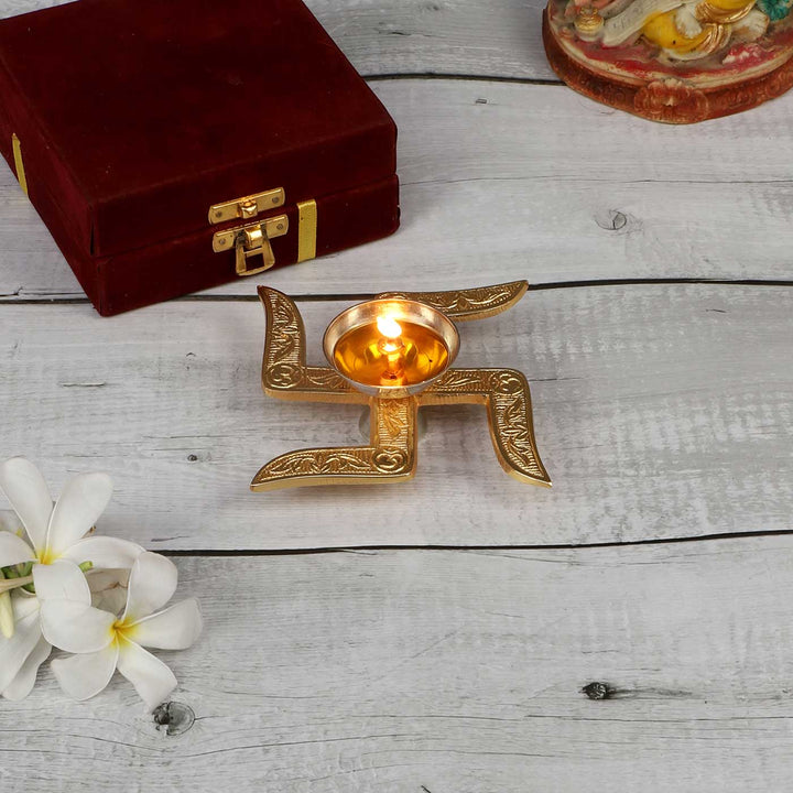 Handmade Satiya Brass Oil Lamp / Diya