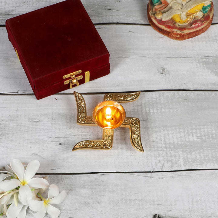 Handmade Satiya Brass Oil Lamp / Diya