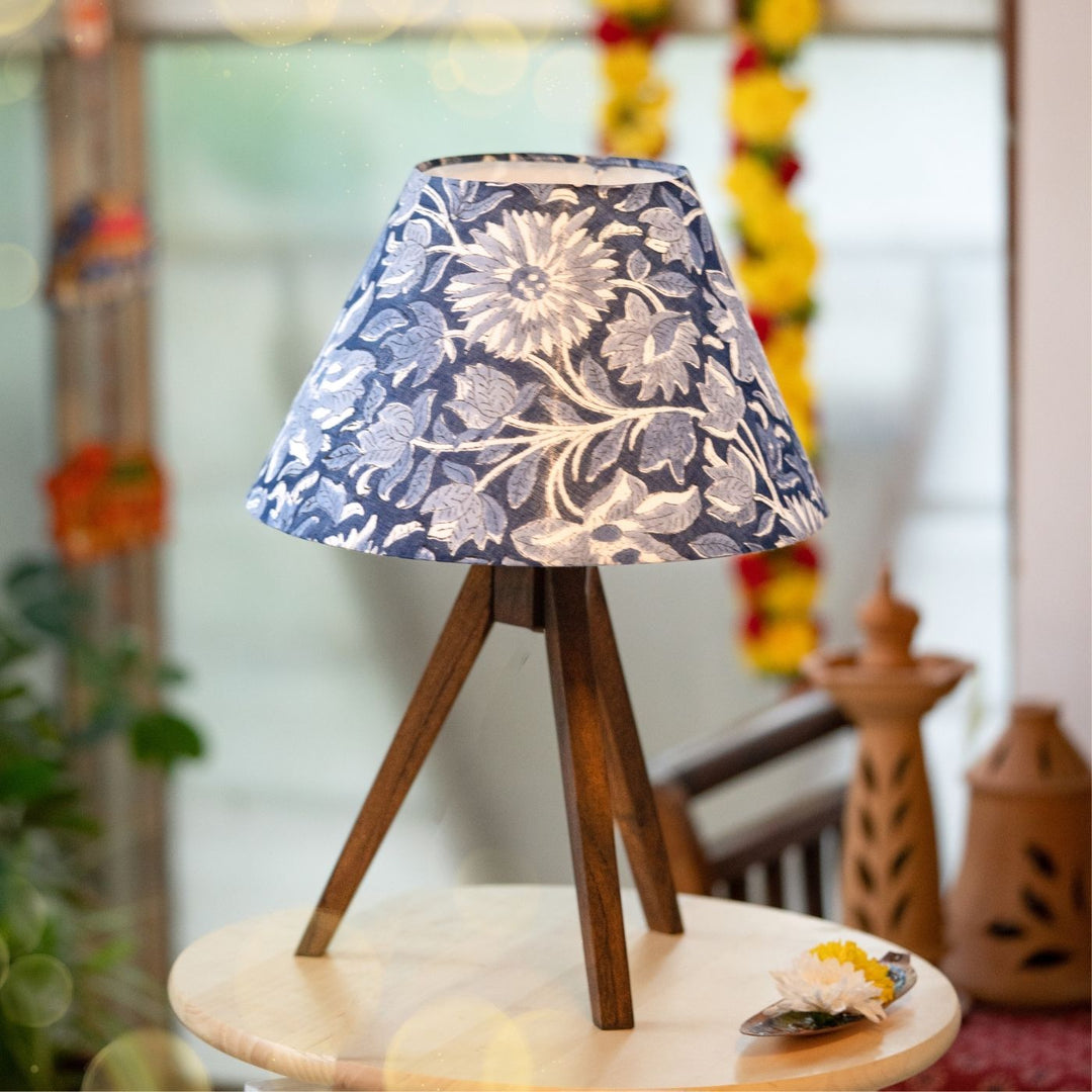 Wooden Tripod Lamp With Printed Fabric Shade - Zwende