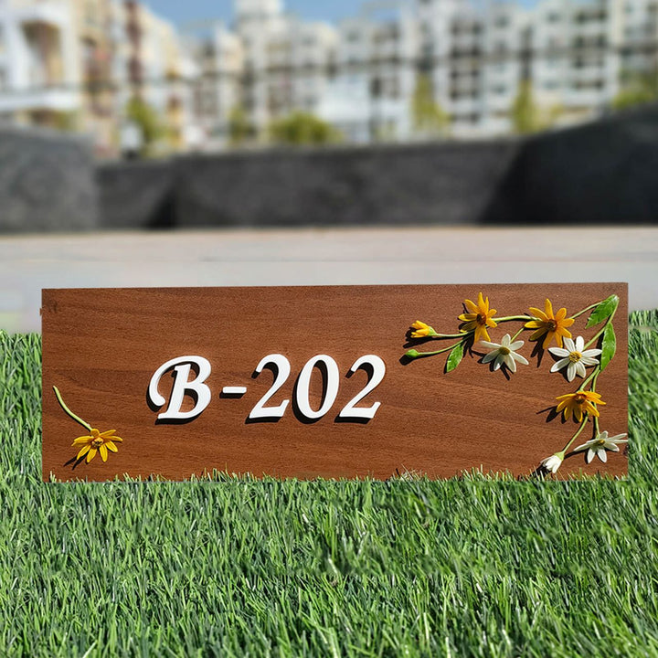 Handcrafted Personalized Daisy Wooden Rectangle Nameplate - Zwende