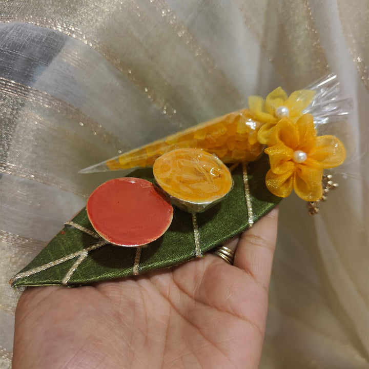 Ashok Patti Fabric Haldi Kumkum Holder With Mishri Platter For Puja And Festive Gifting