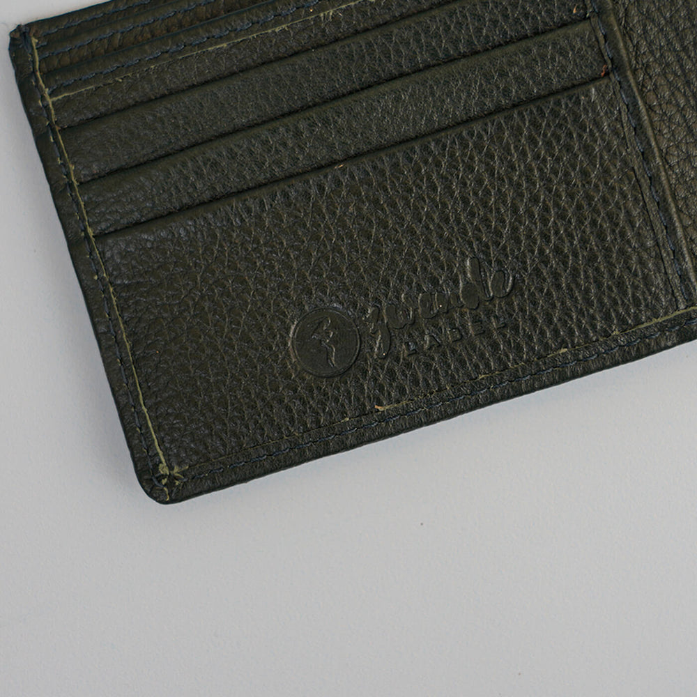 Square Zip Wallet in Green - Zwende