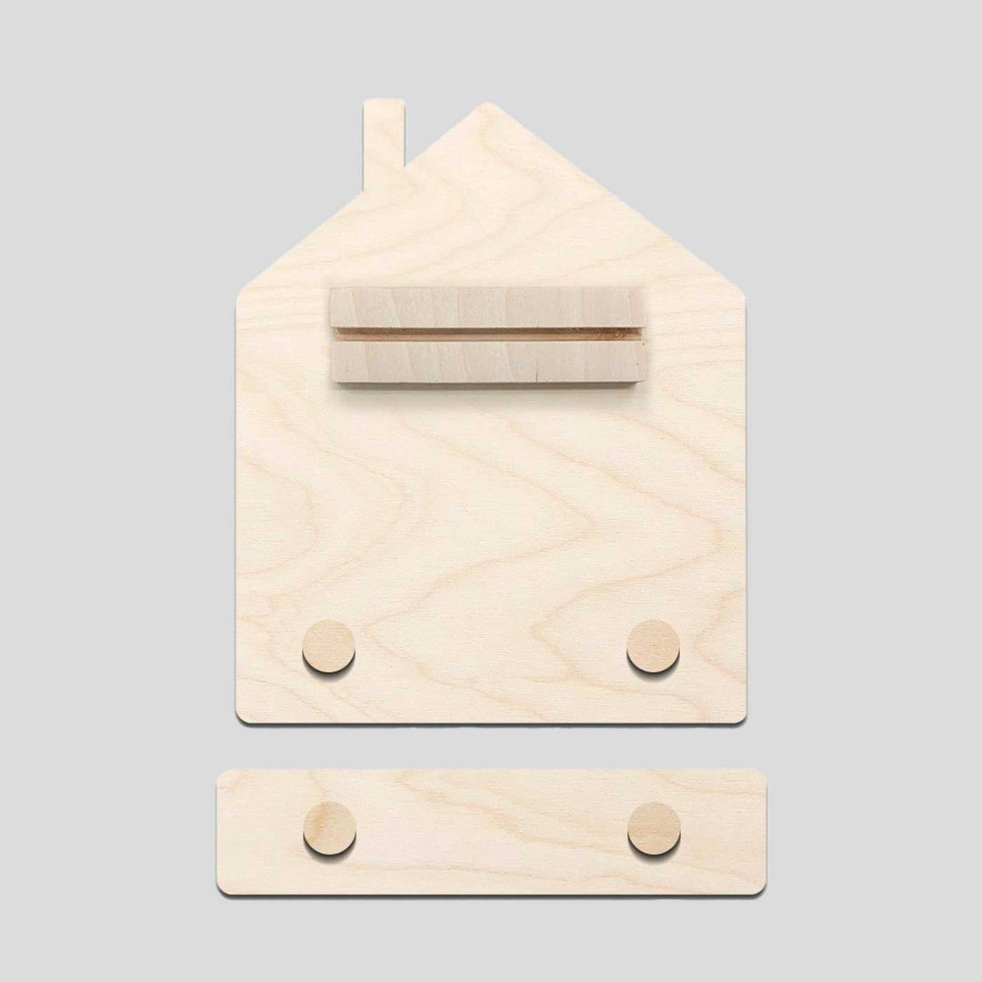 Printed Wooden House Shaped Parrot Nameplate For Family