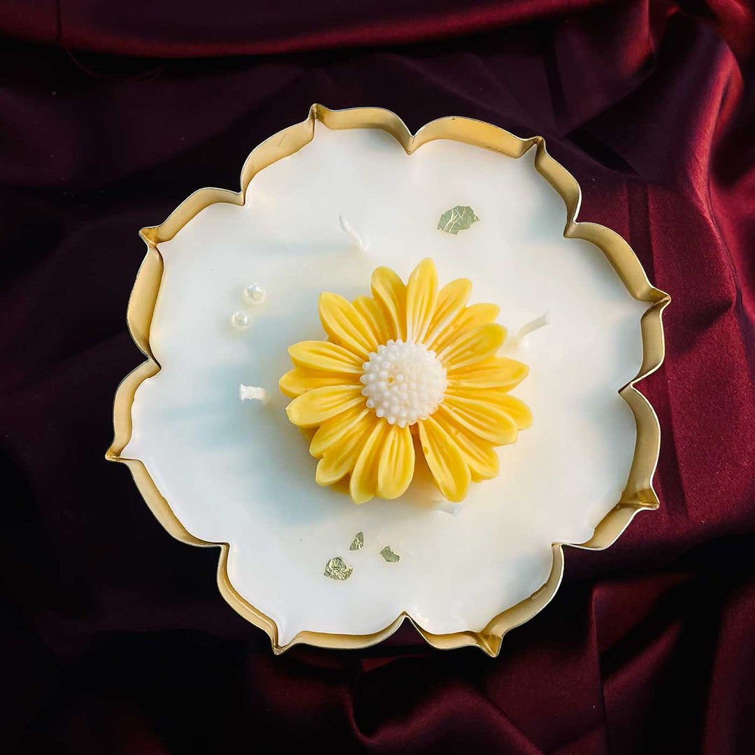 Handmade Kamal Urli Large Flower And Pearls Design Soy Wax Scented Candle