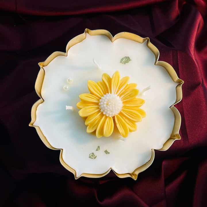 Handmade Kamal Urli Large Flower And Pearls Design Soy Wax Scented Candle