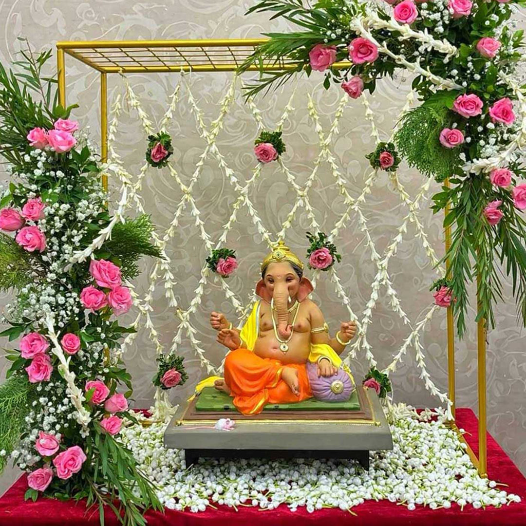 Foldable Gold Powder Coated Metal Mandap Backdrop Stand With Decorative Jaali Top