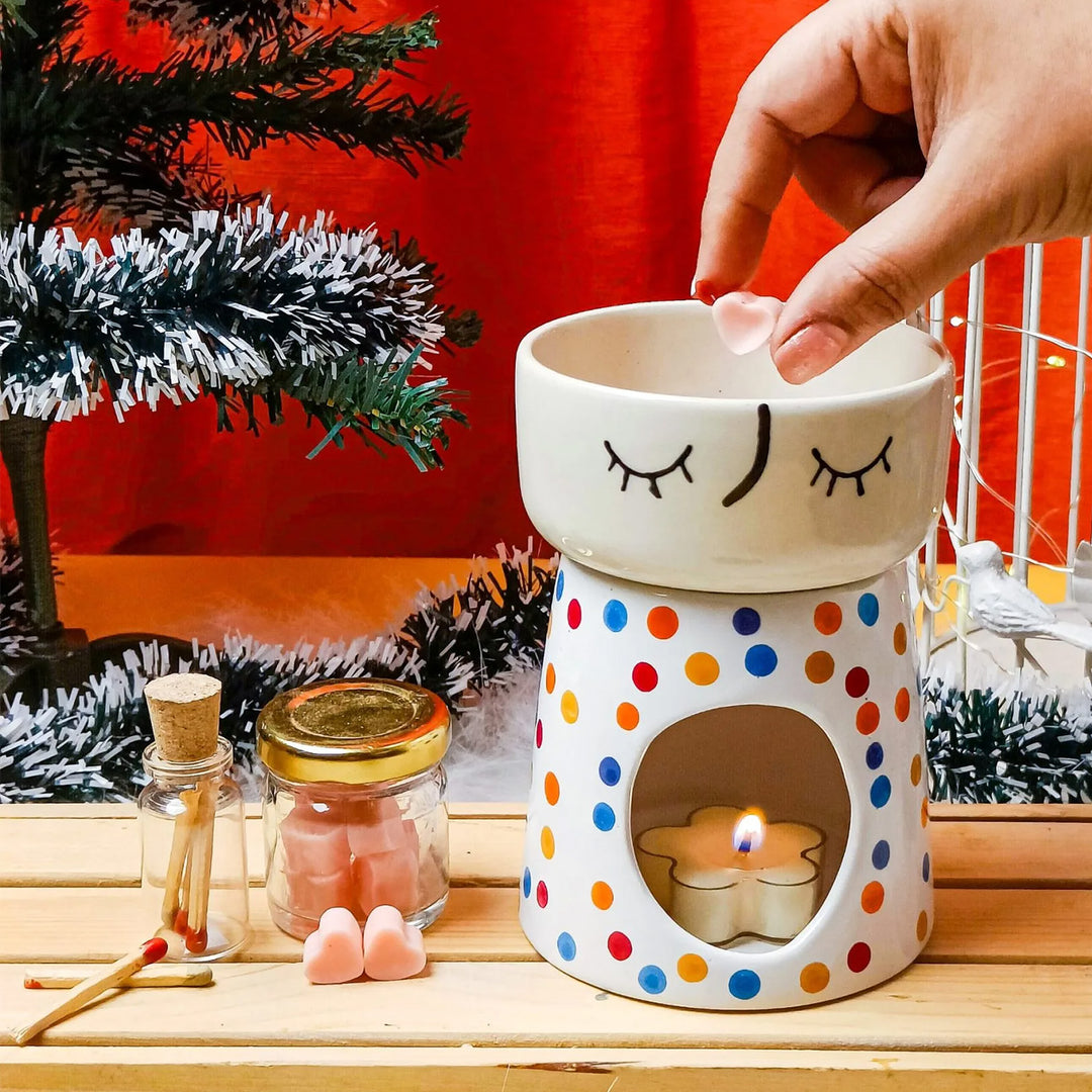 Handmade White Ceramic Aroma Diffuser For Christmas Decoration | Includes 10 Wax Melts, 1 Diffuser