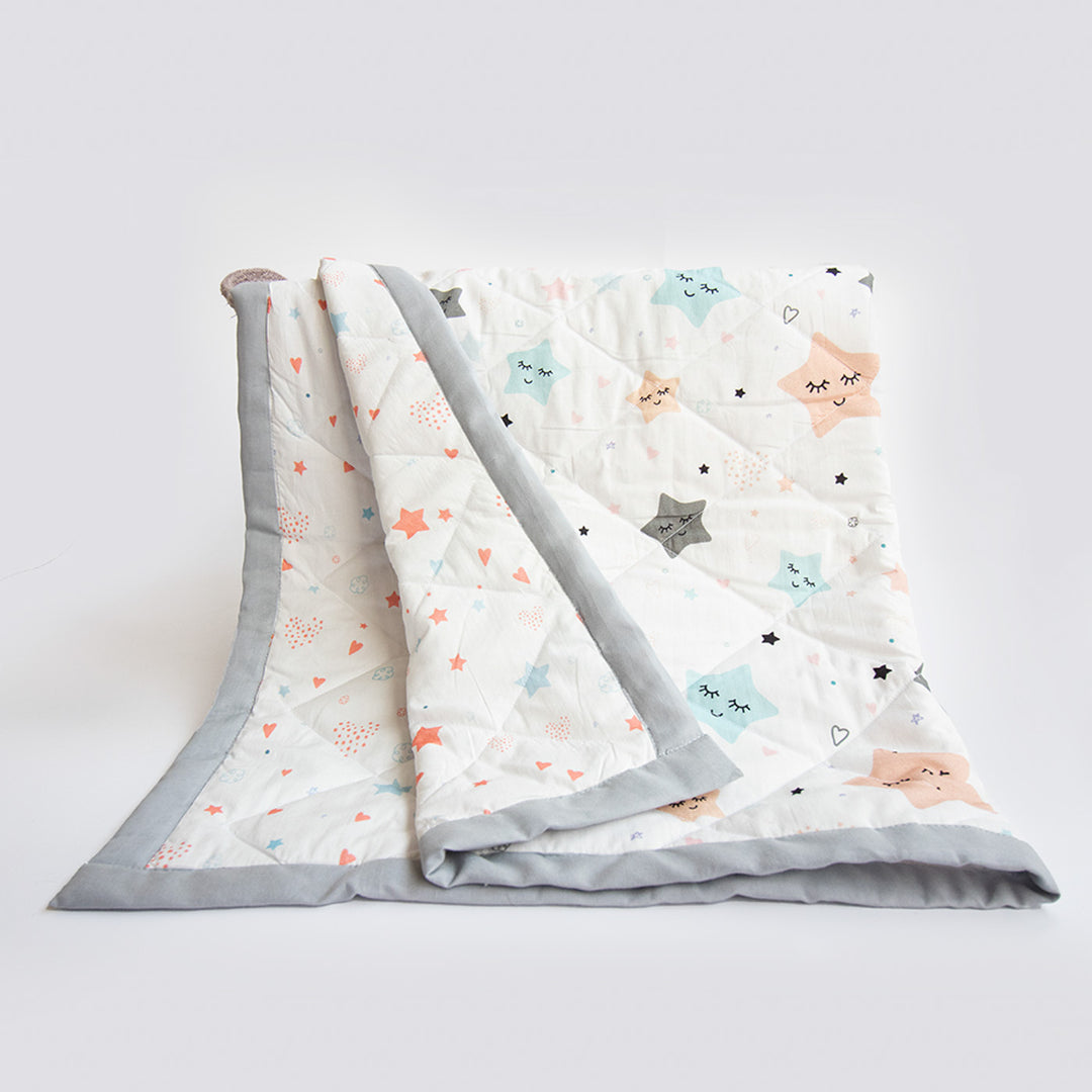 Personalized Twinkly Stars Kids Quilt | 0-4 Years