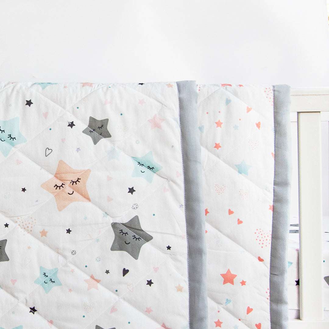 Personalized Twinkly Stars Kids Quilt | 0-4 Years