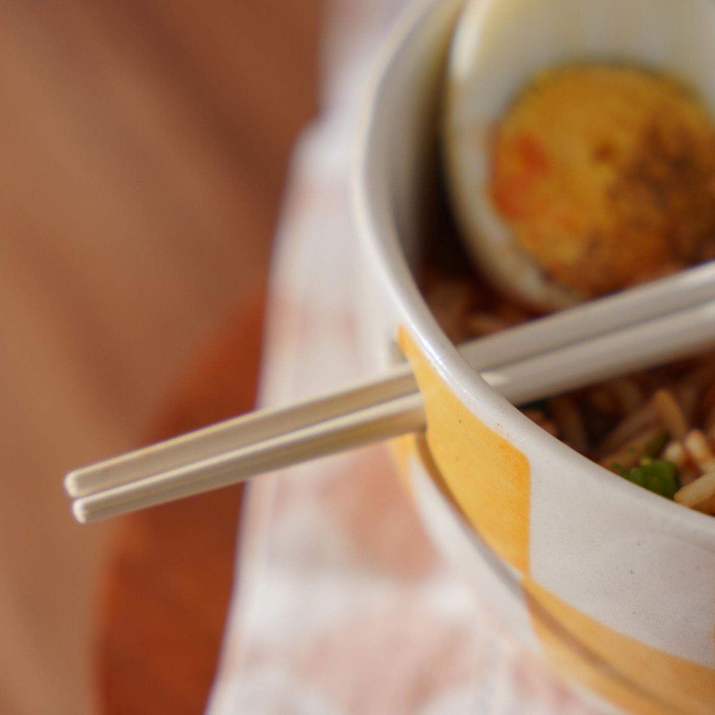 Buy Ela Ramen Noodle Bowl With Chopstick Holder Online On Zwende