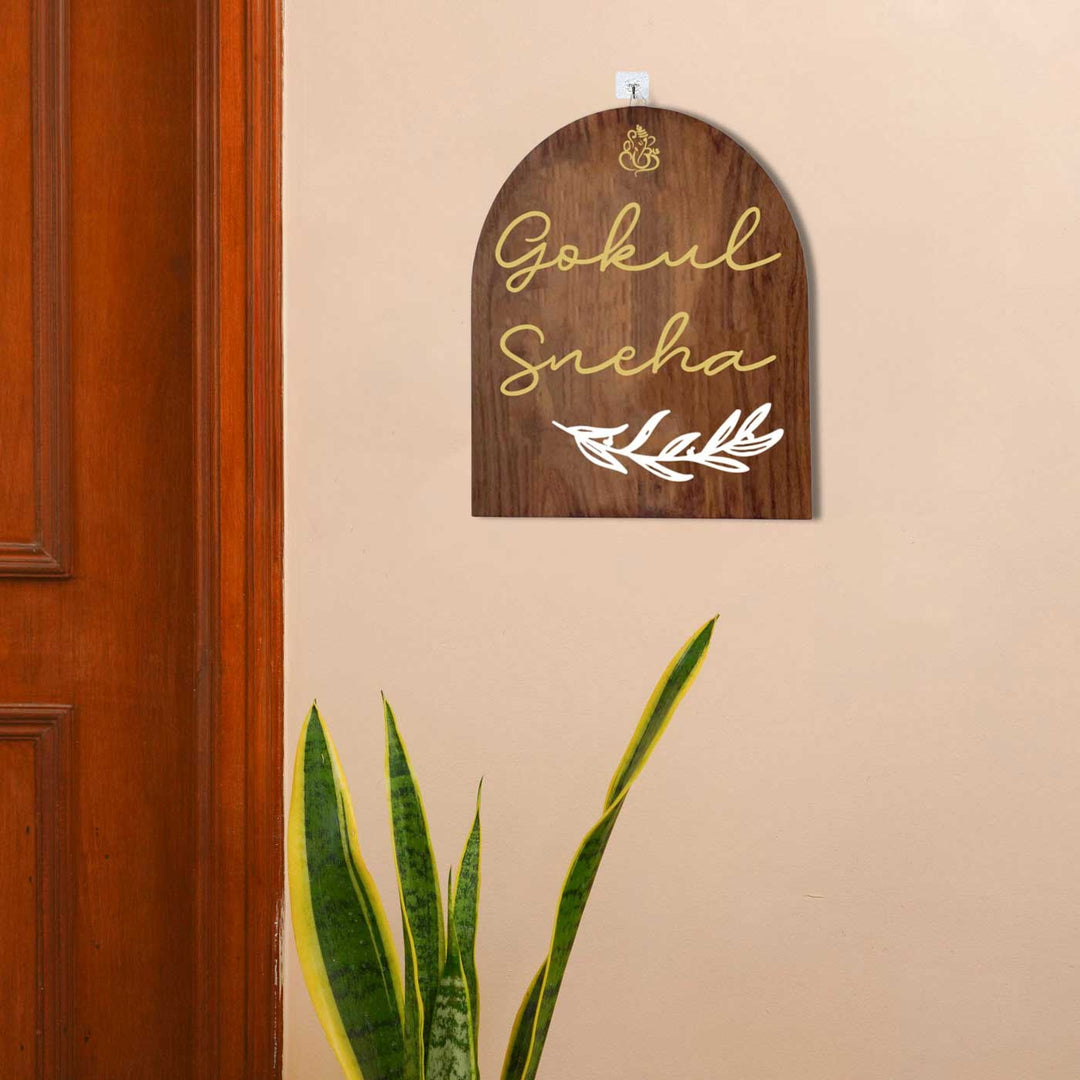 Small Minimal Arched Wooden Name Plate with 3D Acrylic Letters
