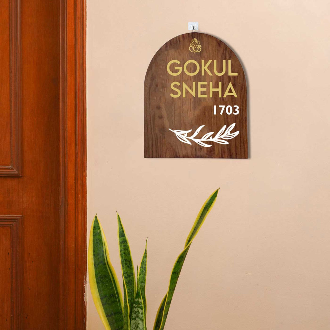 Small Minimal Arched Wooden Name Plate with 3D Acrylic Letters