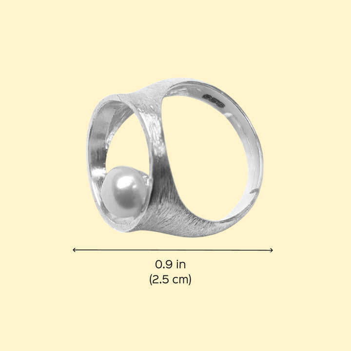 Handmade Round Moon Struck Pearl Silver Ring