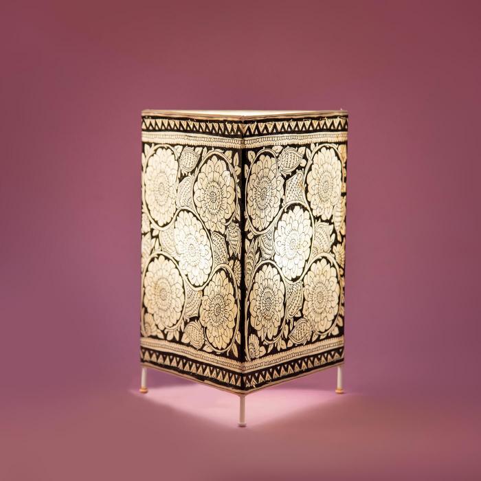Black & White Marigold Prism Tholu Bommalata Tabletop Lamp | 11 inches - Zwende