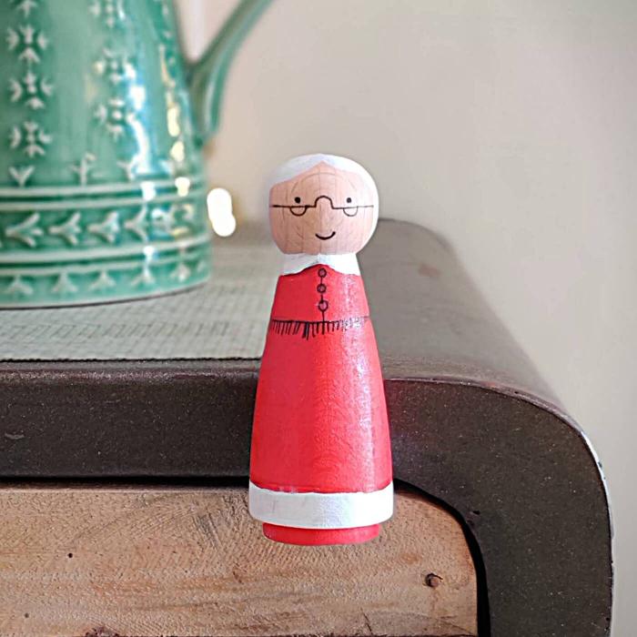 Hand-painted Mrs. Santa Miniature - Magnet