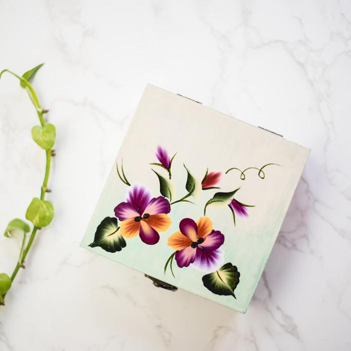 Personalized One Stroke Art Jewellery Box with Mirror