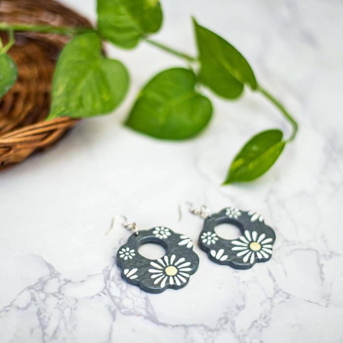 Paper Mache Earrings - Grey Hollow Flower - Zwende