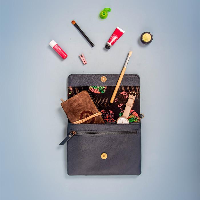 Trendy Sling Clutch with Fish Artwork