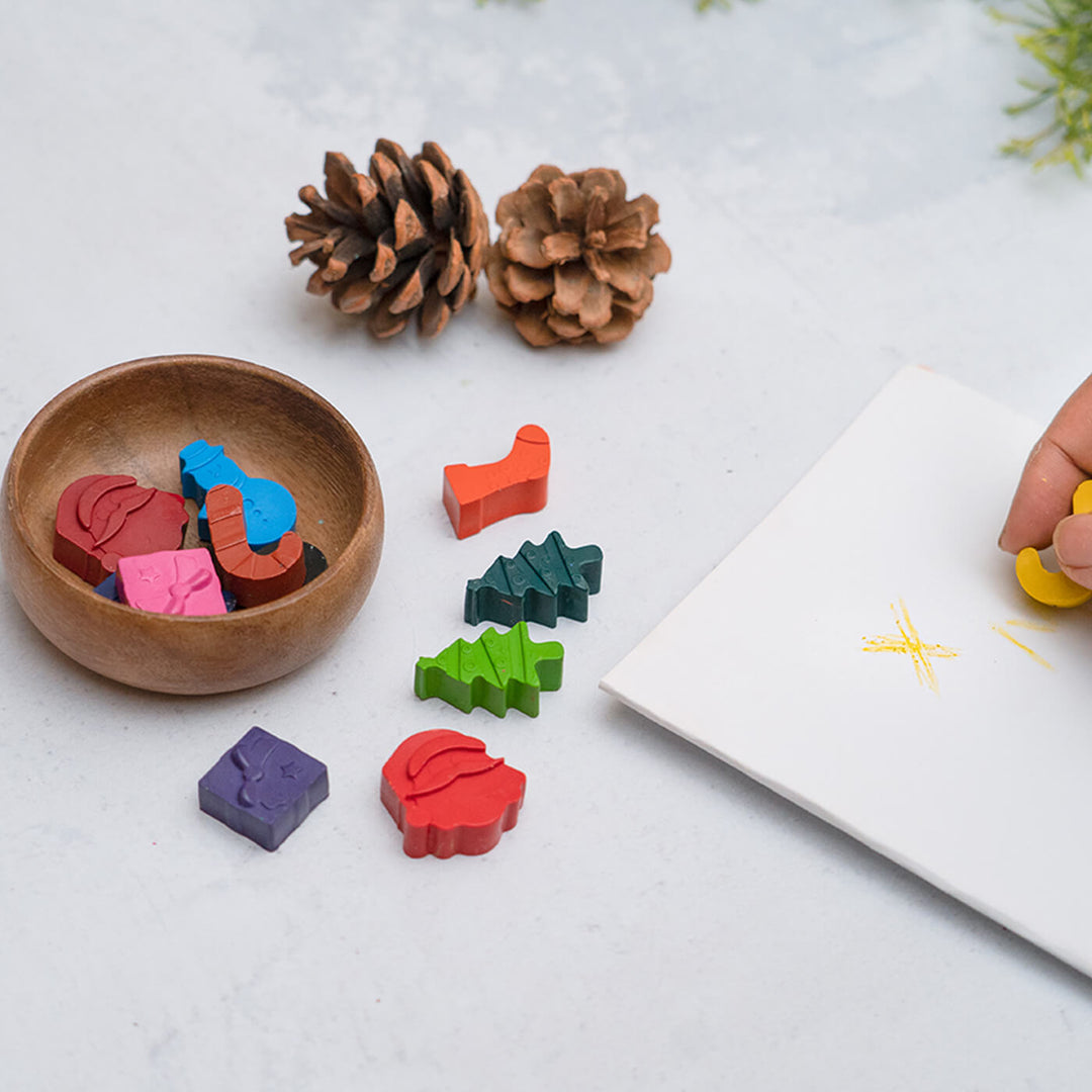 Christmas-Themed Wax Crayons for Kids - Set of 12