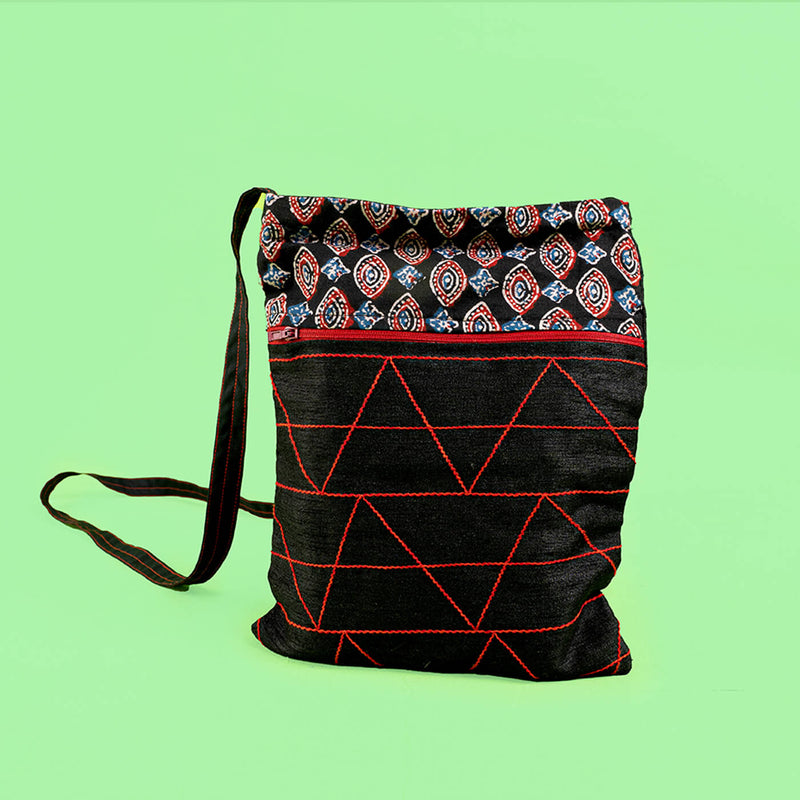 Black ZigZag Pattern Sling Bag