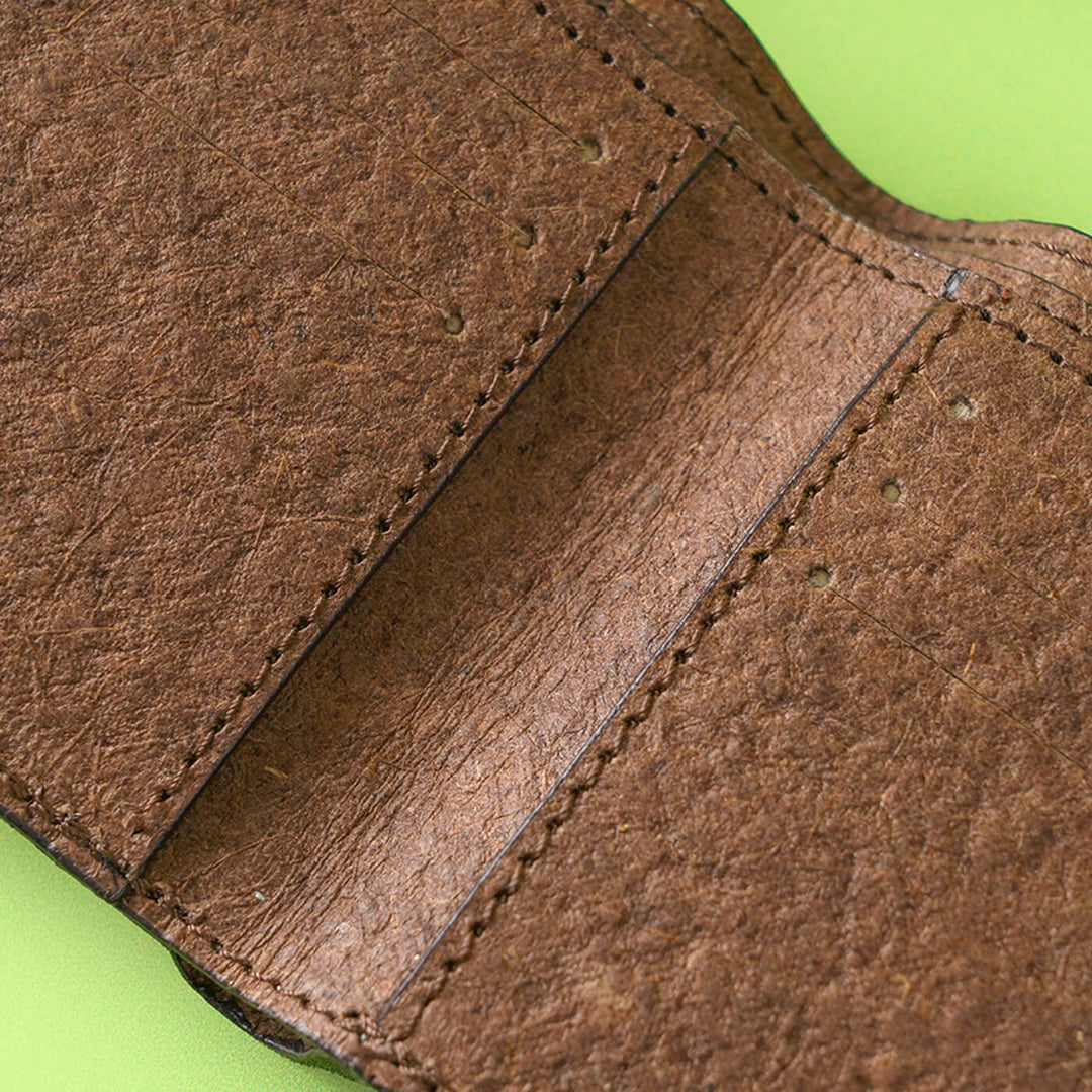 Classic Coconut Leather Men's Wallet