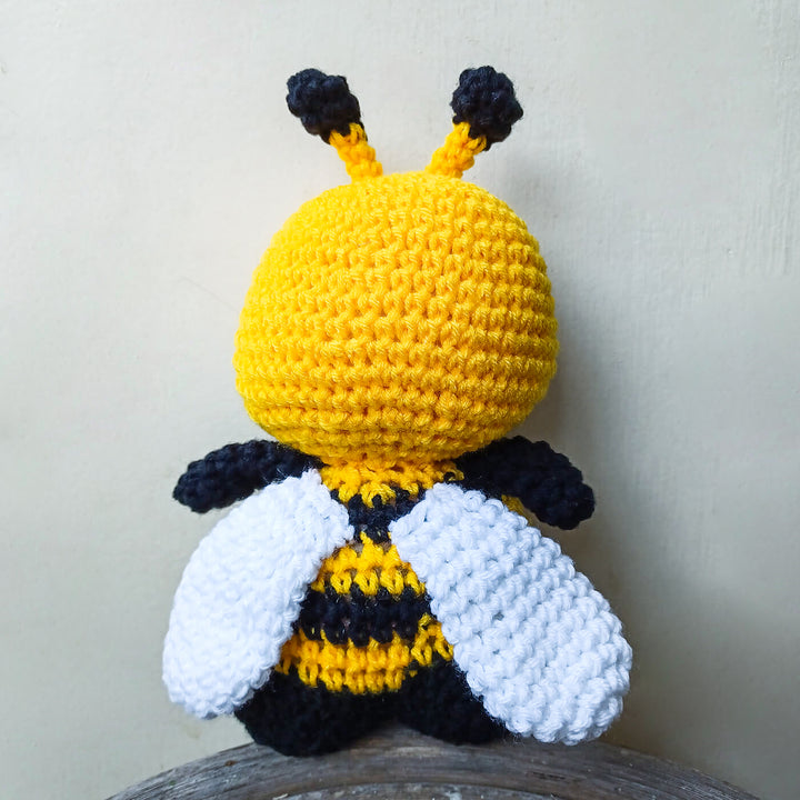 Bee Amirgurumi Crochet Toy