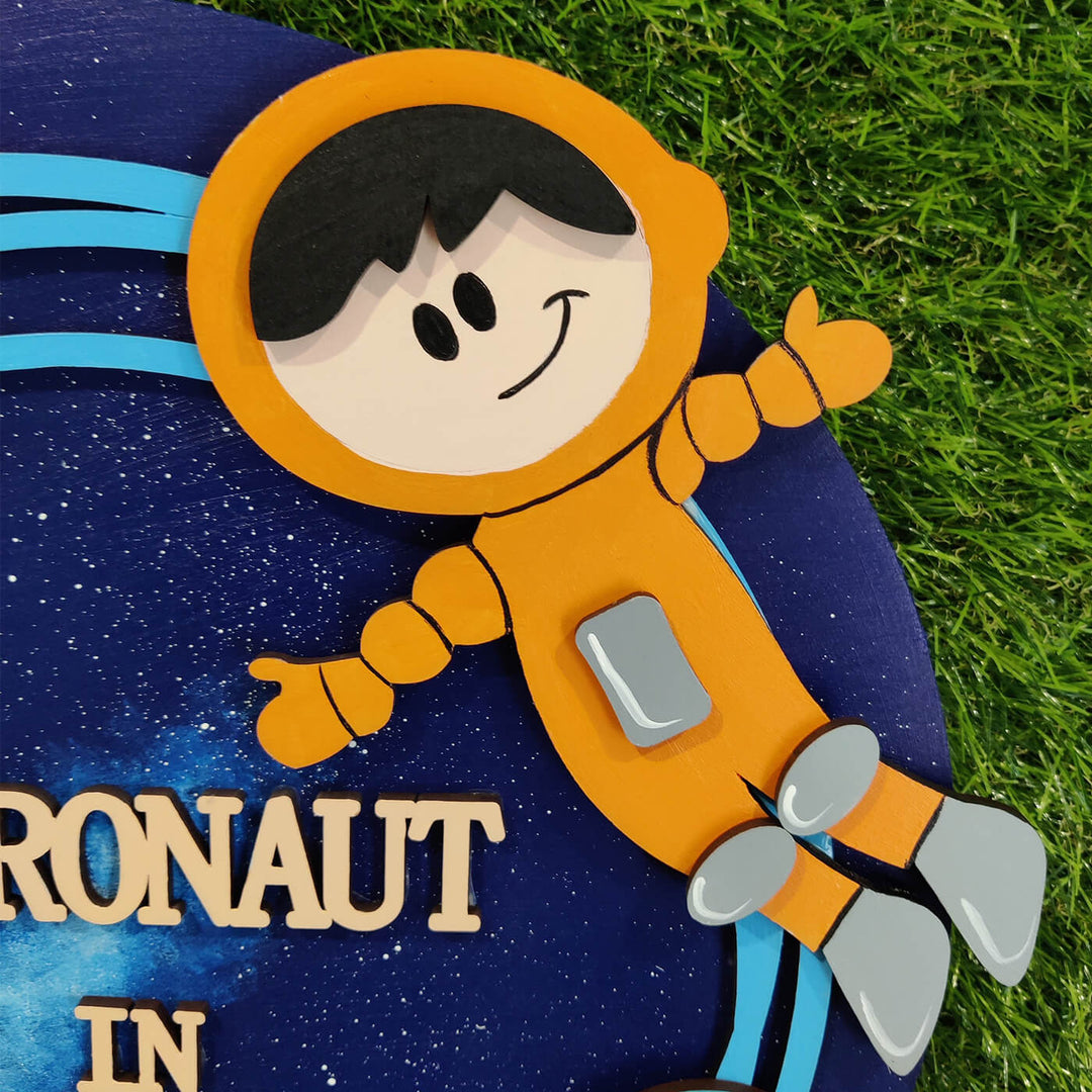 Quirky Painted Nameboard for Kids - Astronaut - Zwende