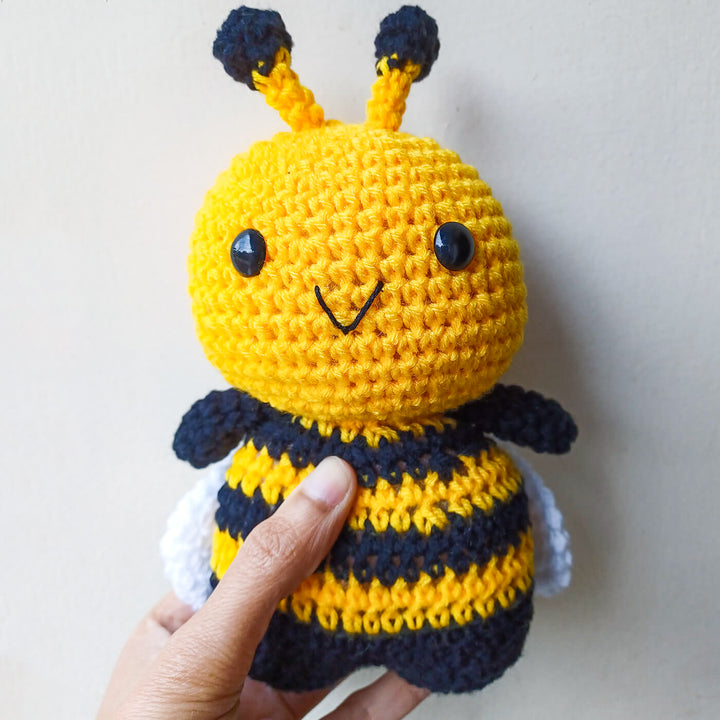 Bee Amirgurumi Crochet Toy