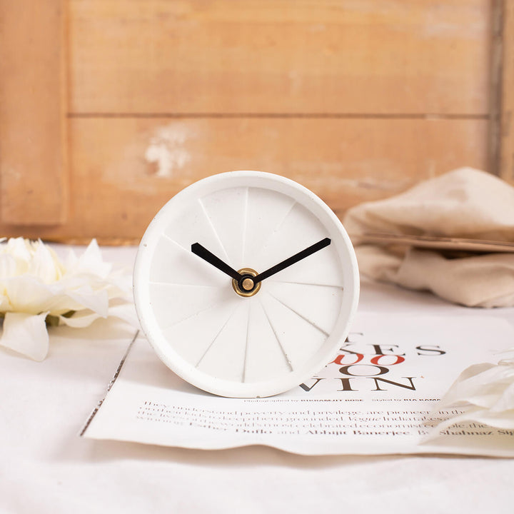 Handcrafted Round Concrete Desk Clock