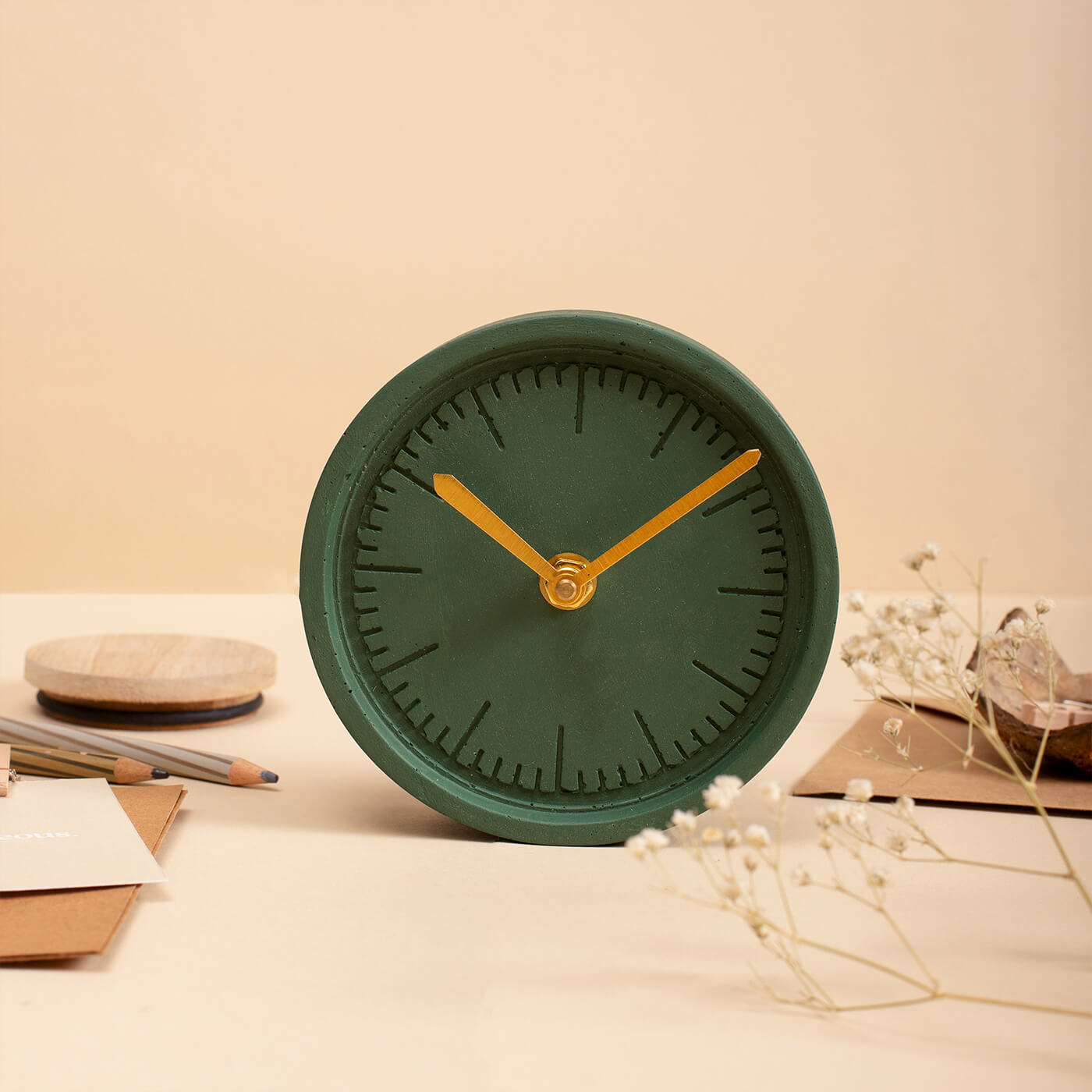 Buy Handcrafted Round Concrete Desk Clock Online On Zwende
