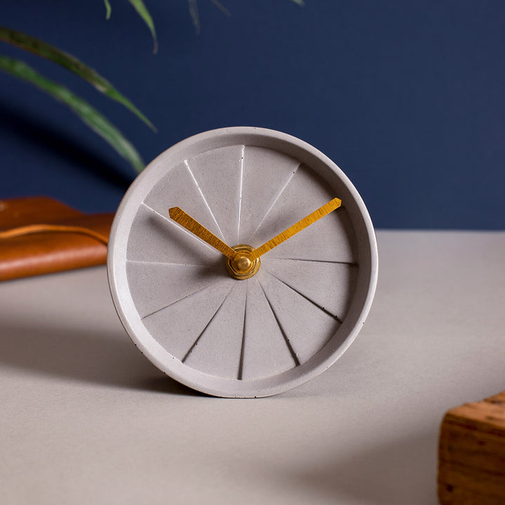 Handcrafted Round Concrete Desk Clock