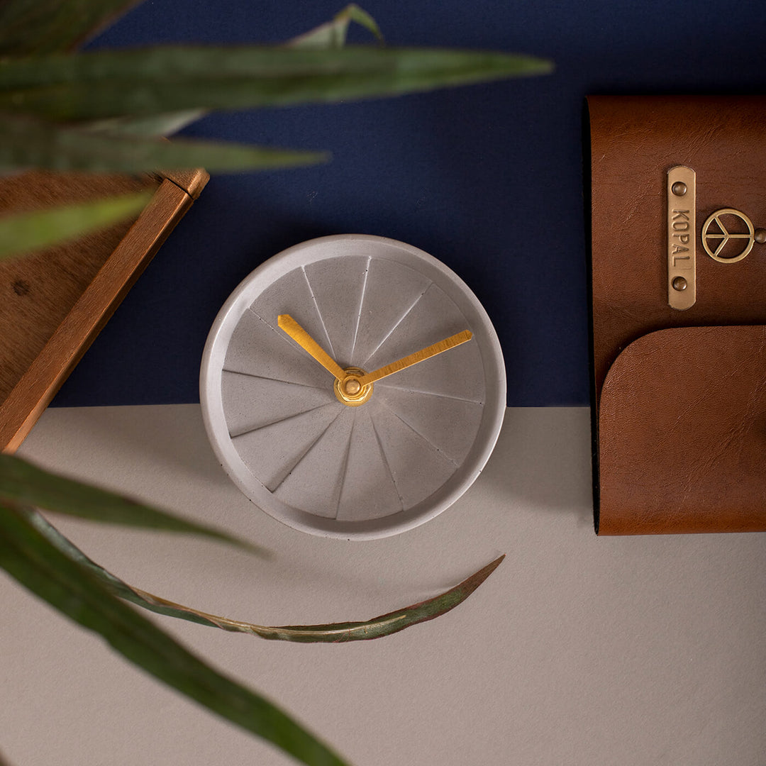 Handcrafted Round Concrete Desk Clock