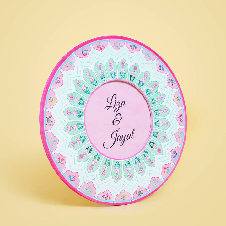 Round Printed Nameboard - Peach & Green - Zwende