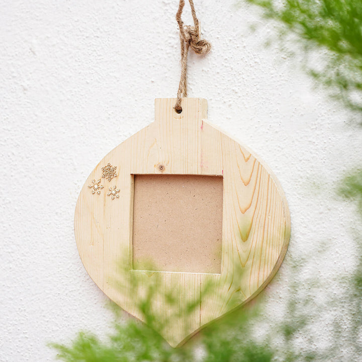 Hand-Painted Poinsettia Leaf Wooden Photo Frame For Christmas Door Decoration