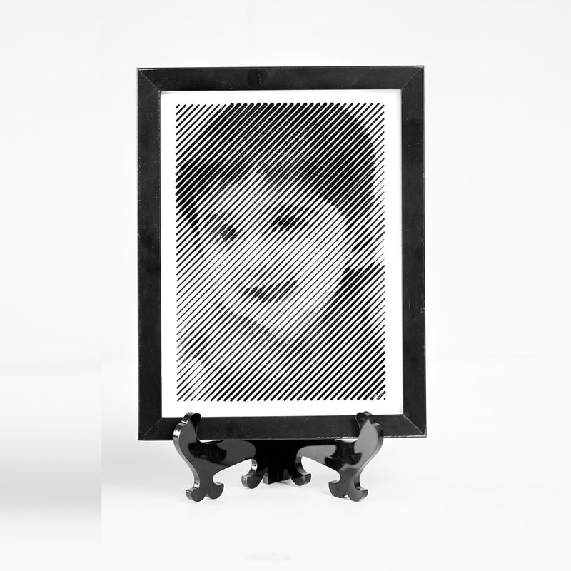 Black & White Portrait With Diagonal Line Engraving - Handmade Marble