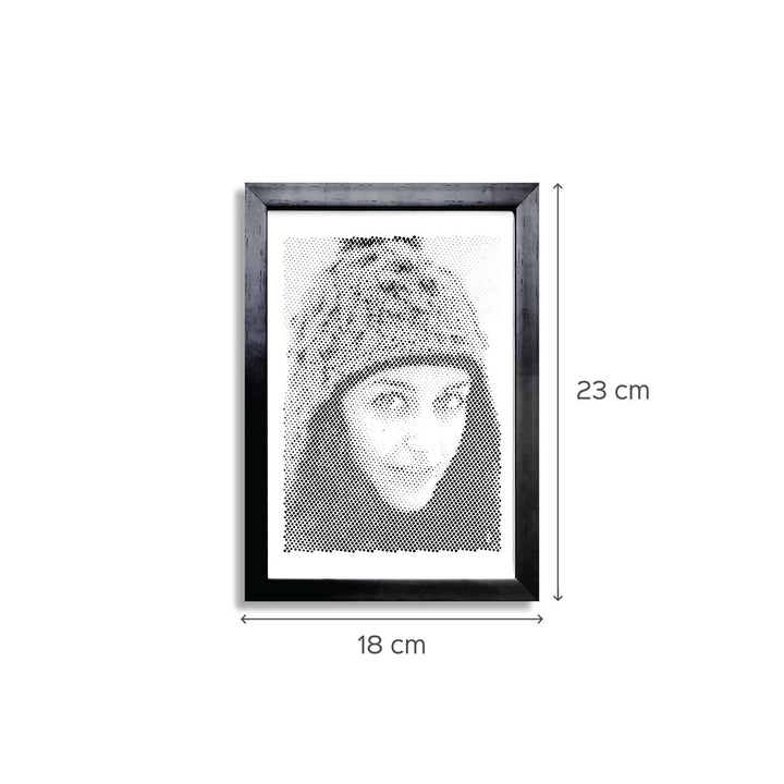 Black & White Personalized Portrait With Dotted/Half-tone Effect