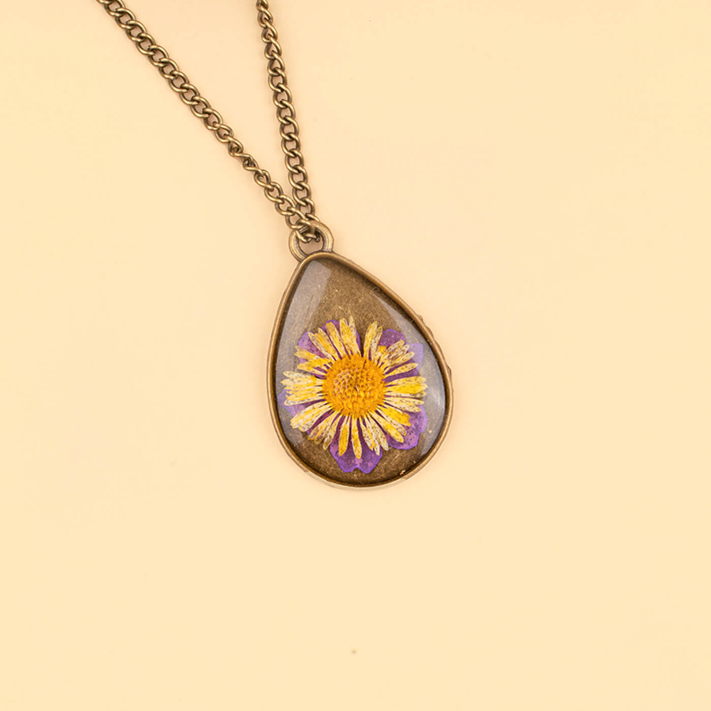 Personalised pressed flower deals necklace