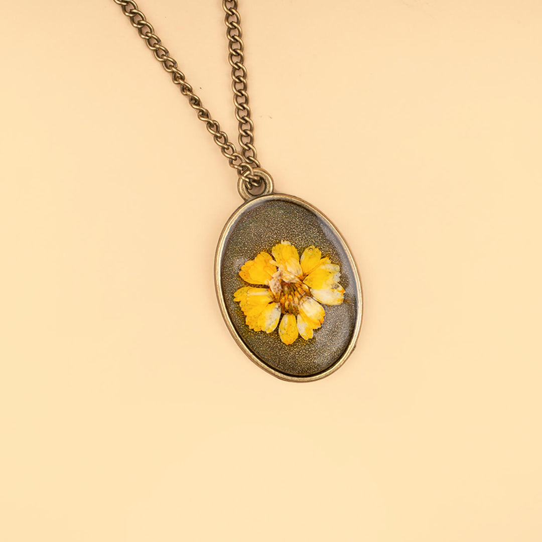 Handcrafted Personalized Pressed Flowers Necklace - Big - Zwende