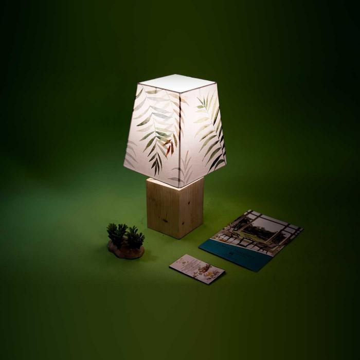 Handpainted Empire Tabletop Lamp - Zwende