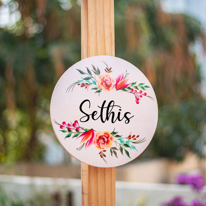 One Stroke Art Circular Nameboard with Family Name