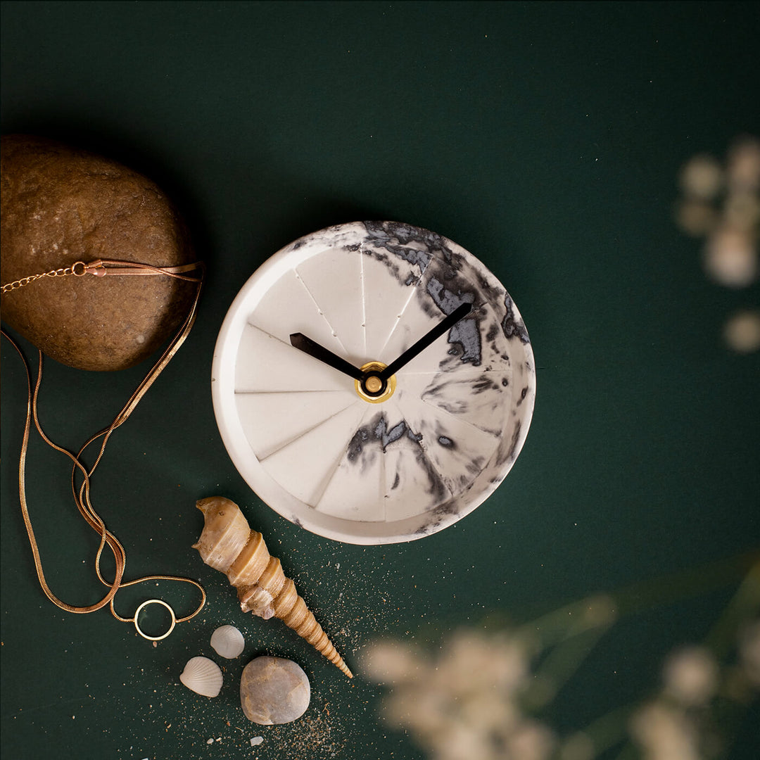 Handcrafted Round Concrete Desk Clock